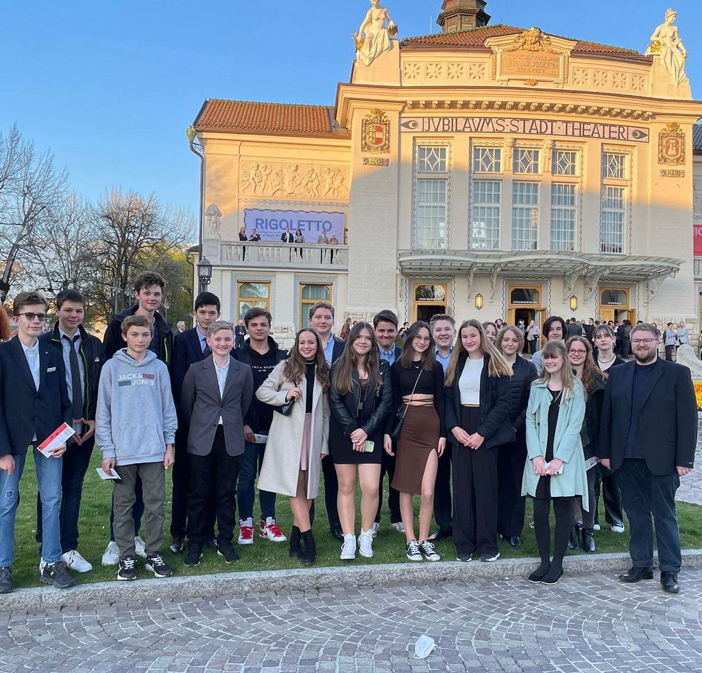k theaterstueck nichtssehen