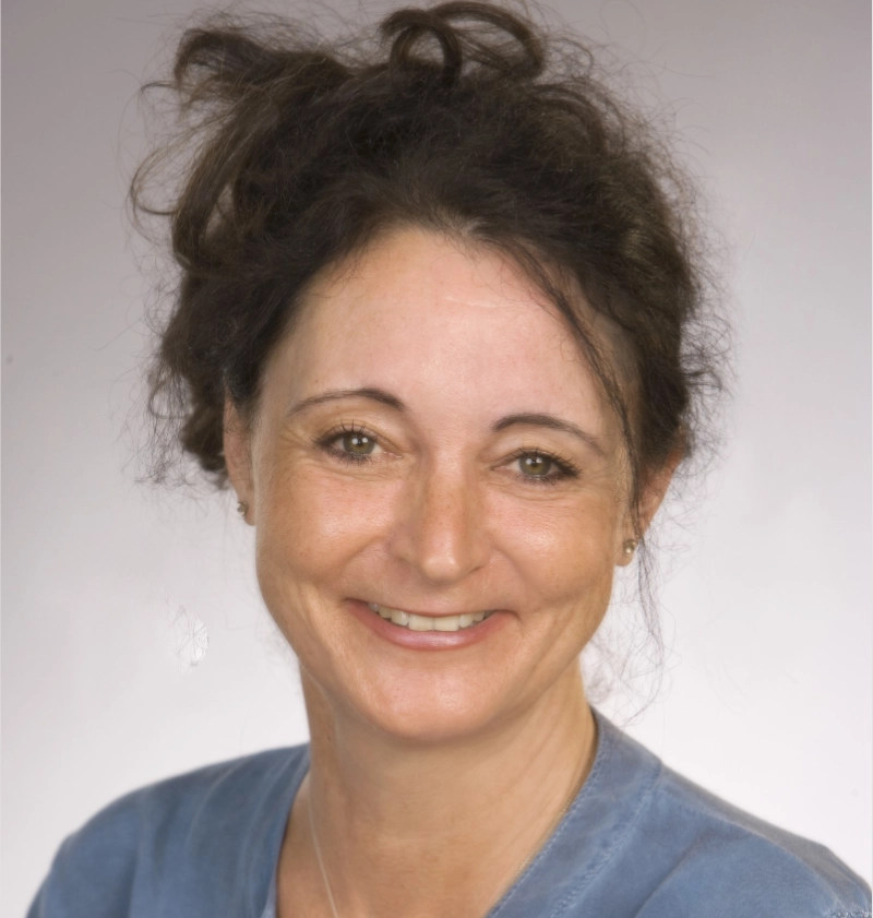 <p>Dr. Alexandra SCHLAPPER<strong><br /> </strong></p>