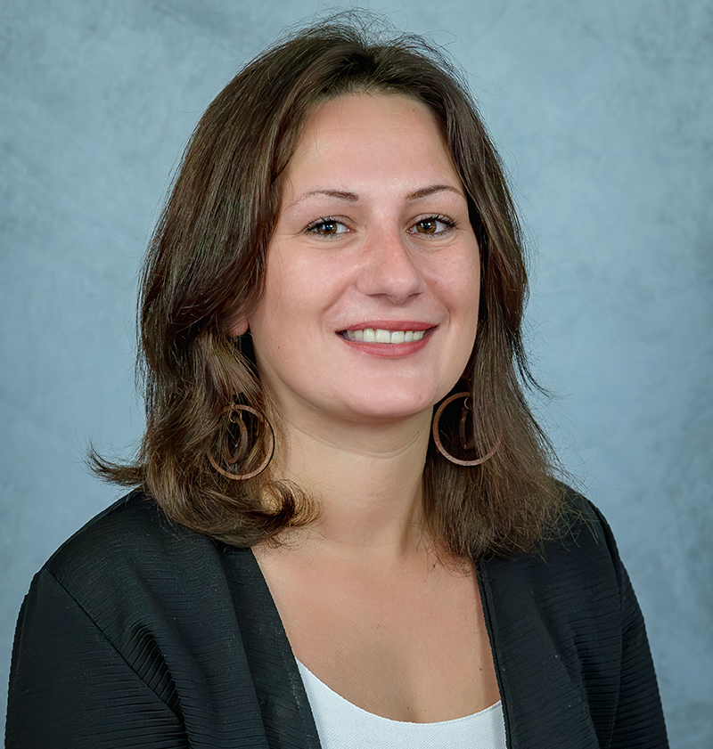 <p>Victoria PASCHER</p>